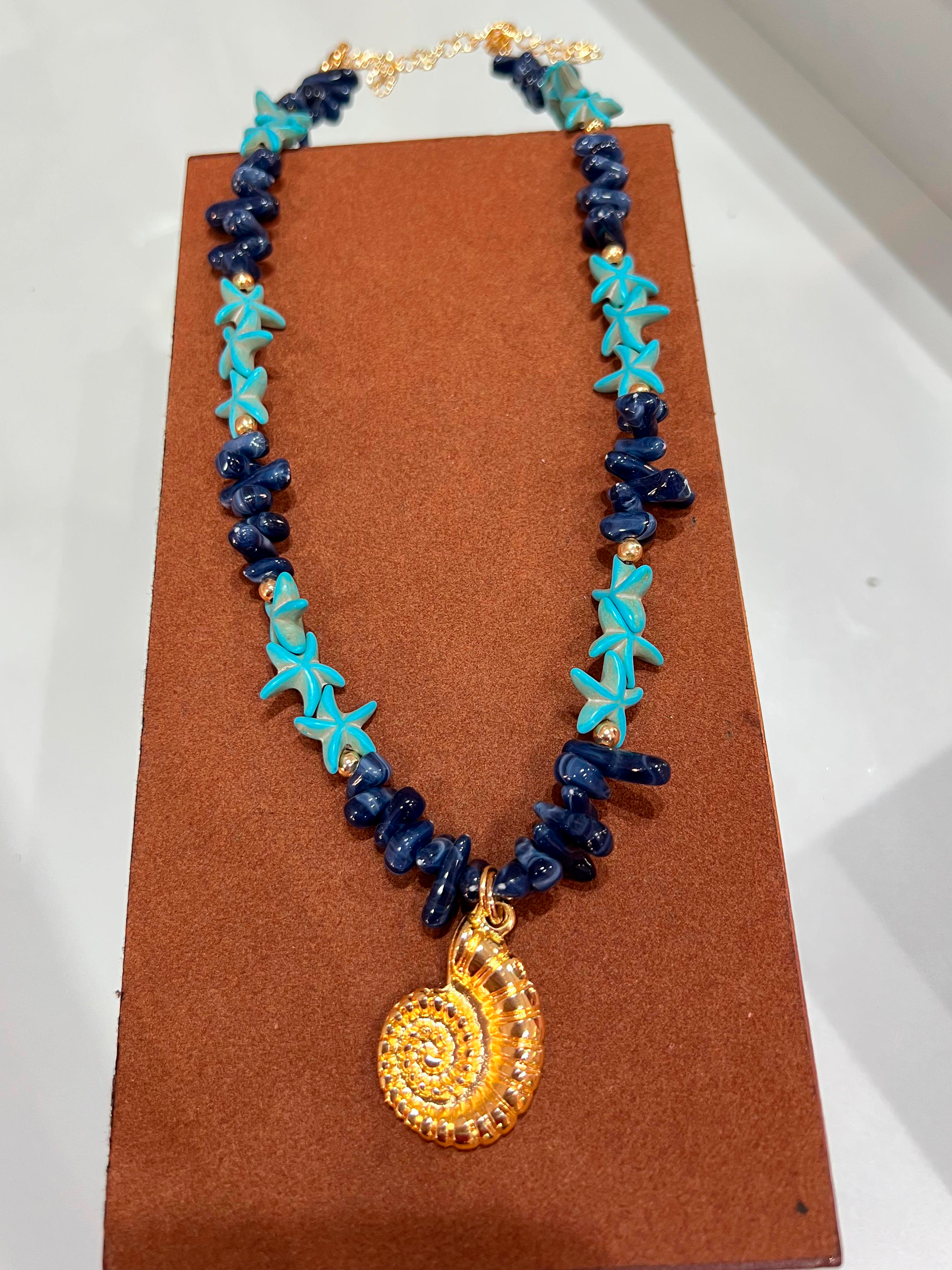 Colar Estrela-Mar Azul Dourado