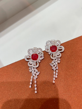 Brinco Flor Rubi com Gotas de Brilho