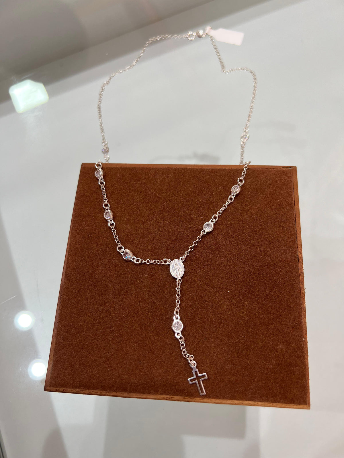 Colar Terço com Zircônias Transparentes